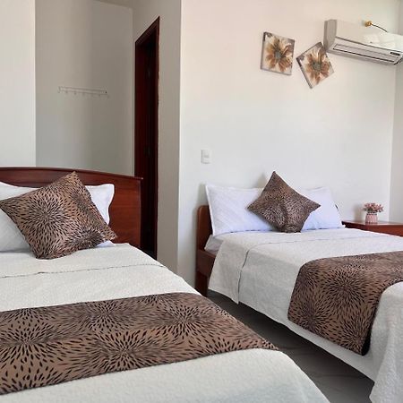 Hostal Carliza Puerto Ayora  Εξωτερικό φωτογραφία