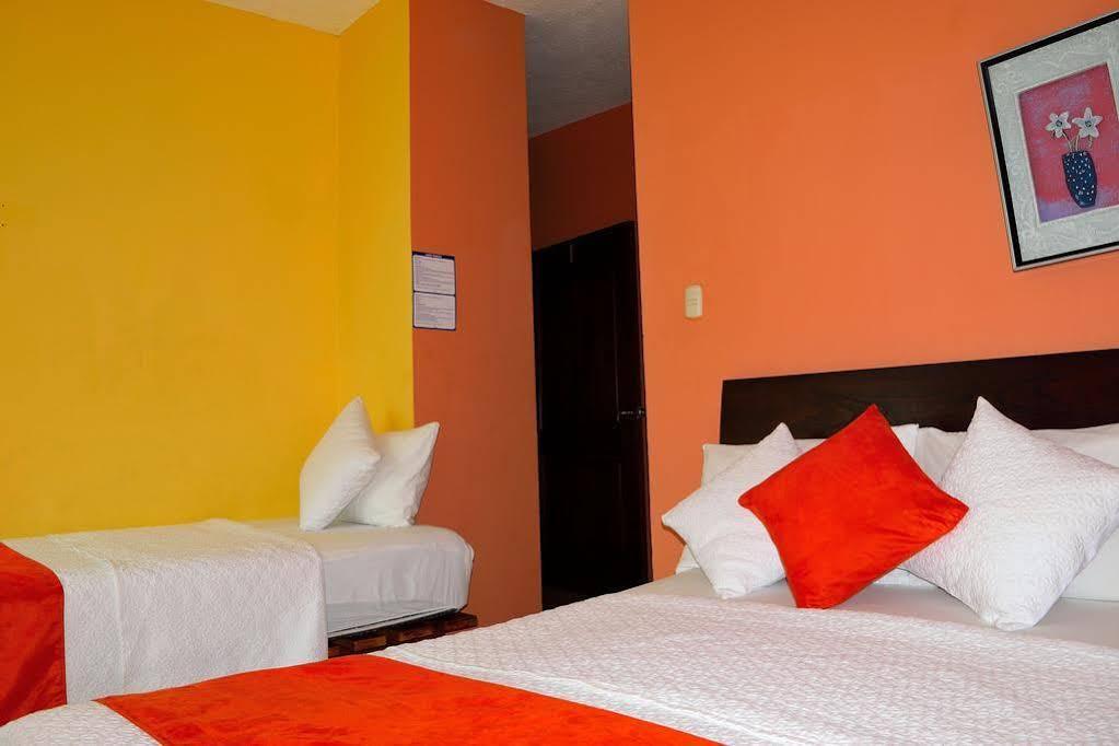 Hostal Carliza Puerto Ayora  Εξωτερικό φωτογραφία