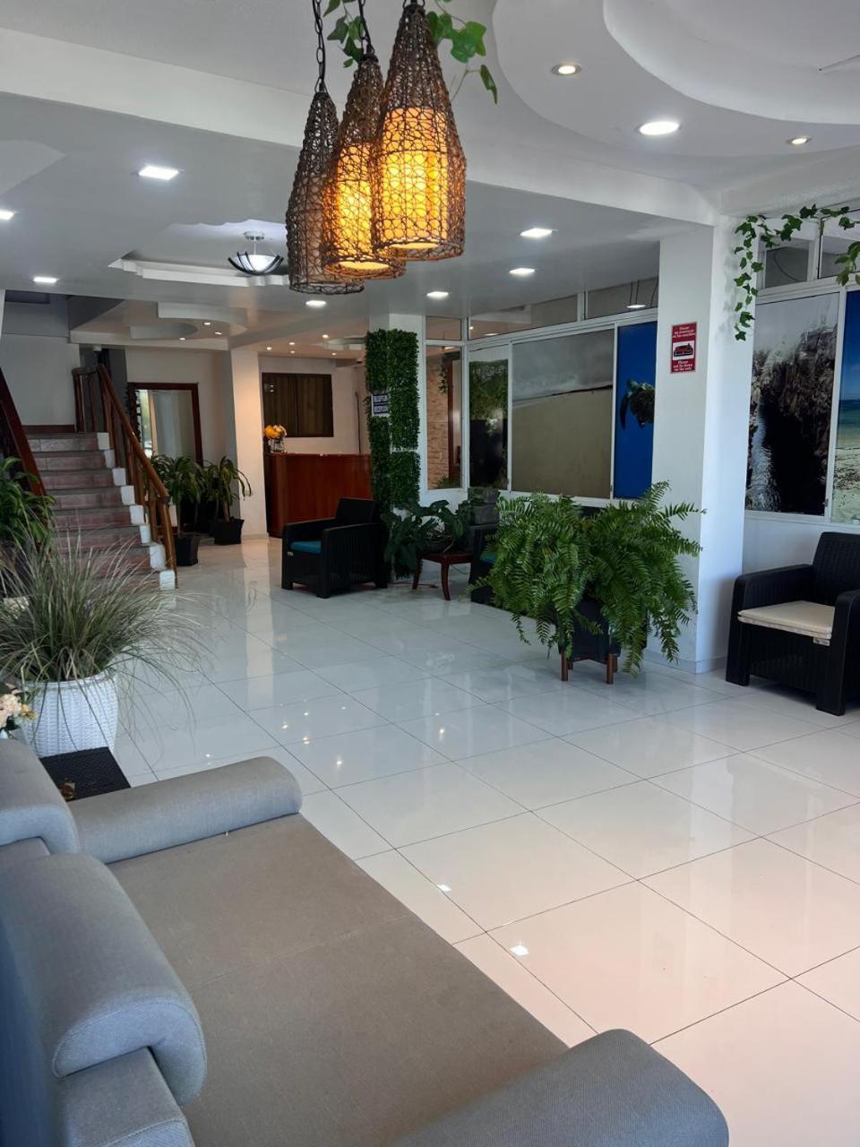 Hostal Carliza Puerto Ayora  Εξωτερικό φωτογραφία
